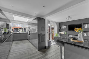 Photo 19- click for photo gallery